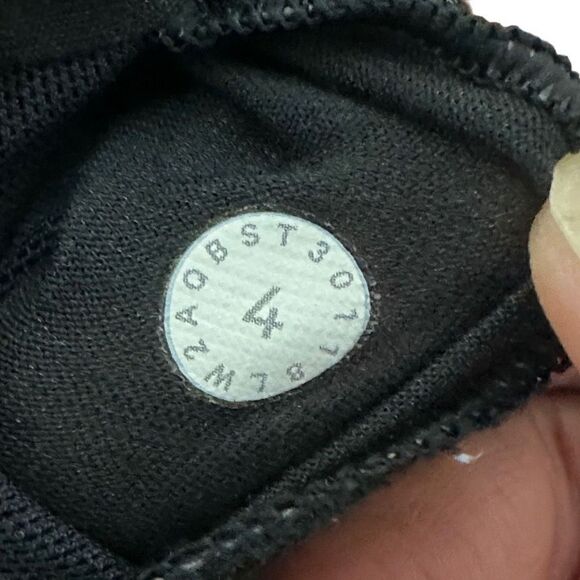 Lululemon Slide With Me Bra Black size 4 .   A446 - Picture 5 of 5